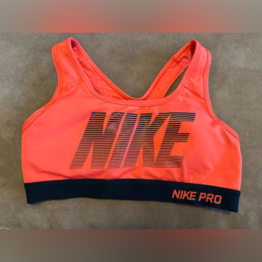 Nike Sports Bra - size S